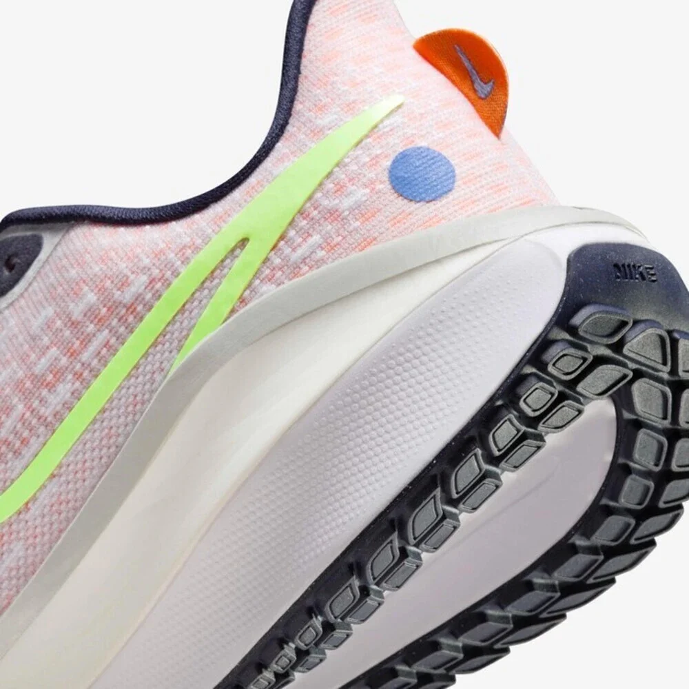 Nike Vomero 17 FB8502-100 Sneakers Women's US 6 White Road Running Shoes TF5161